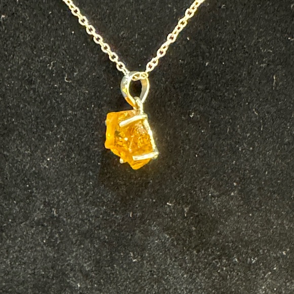 Elegant 925 Silver Raw Citrine Pendant - Picture 3 of 3